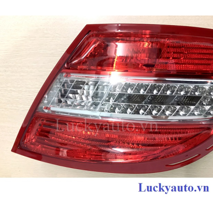 Đèn hậu phải xe Mercedes C280 đời 2010_ 204 906 88 02_ 2049068802